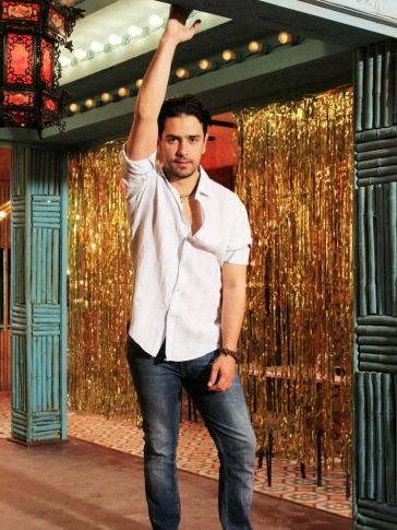 http://gabrielblanco.cc/images/actores/alex_gil/alex8.jpg